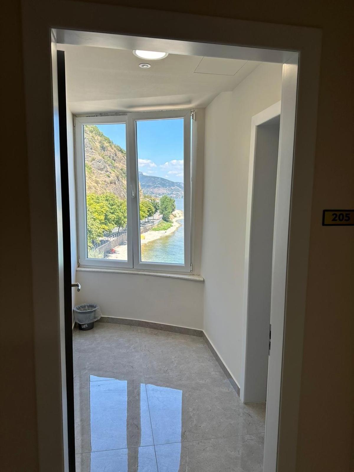 Hotel Demoli Pogradec Luaran gambar