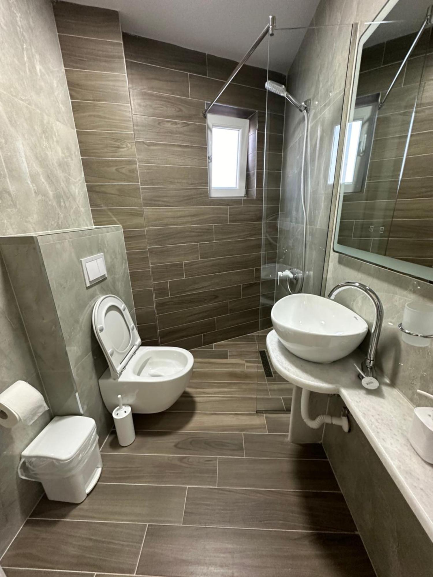 Hotel Demoli Pogradec Luaran gambar