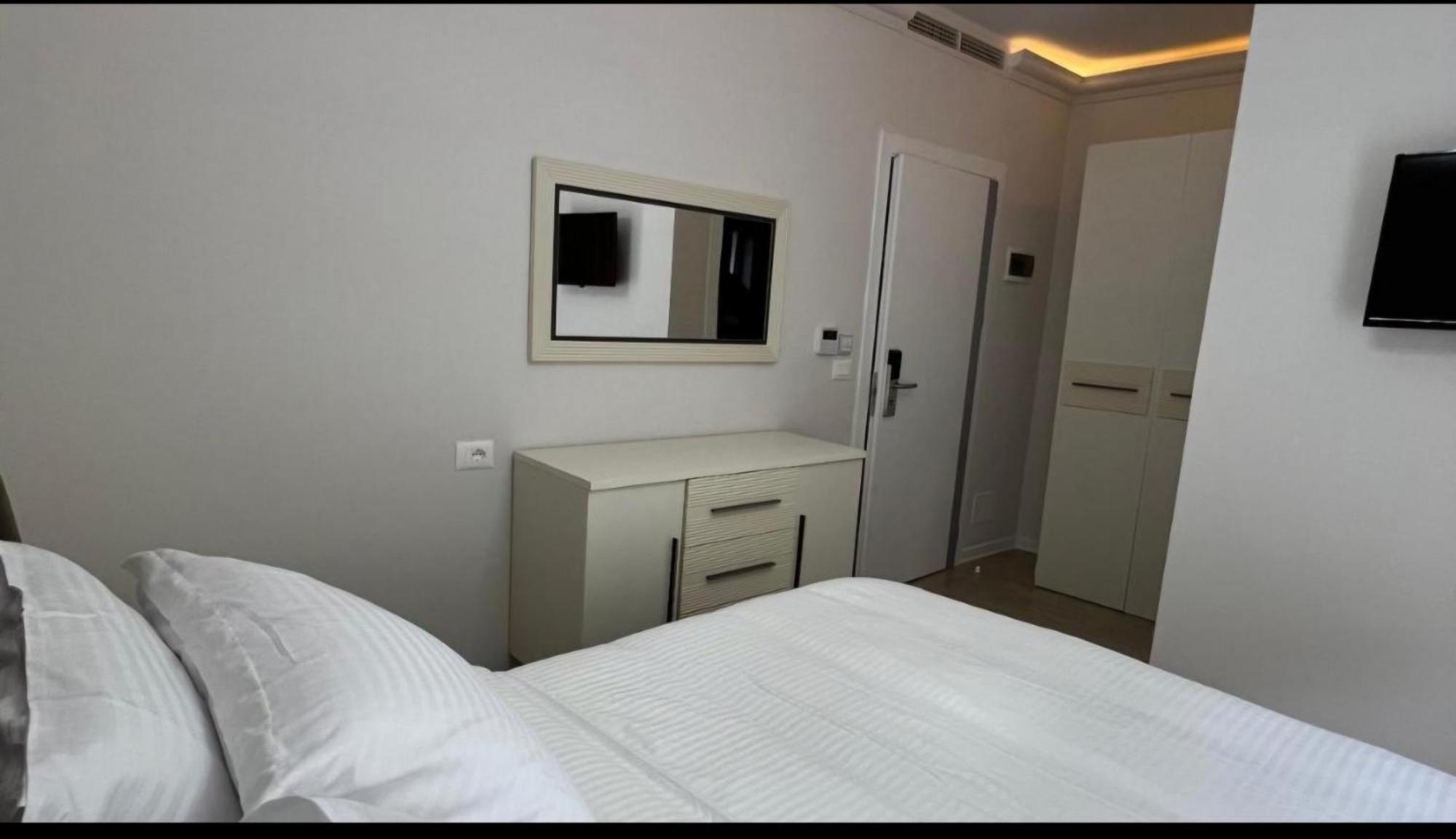 Hotel Demoli Pogradec Luaran gambar