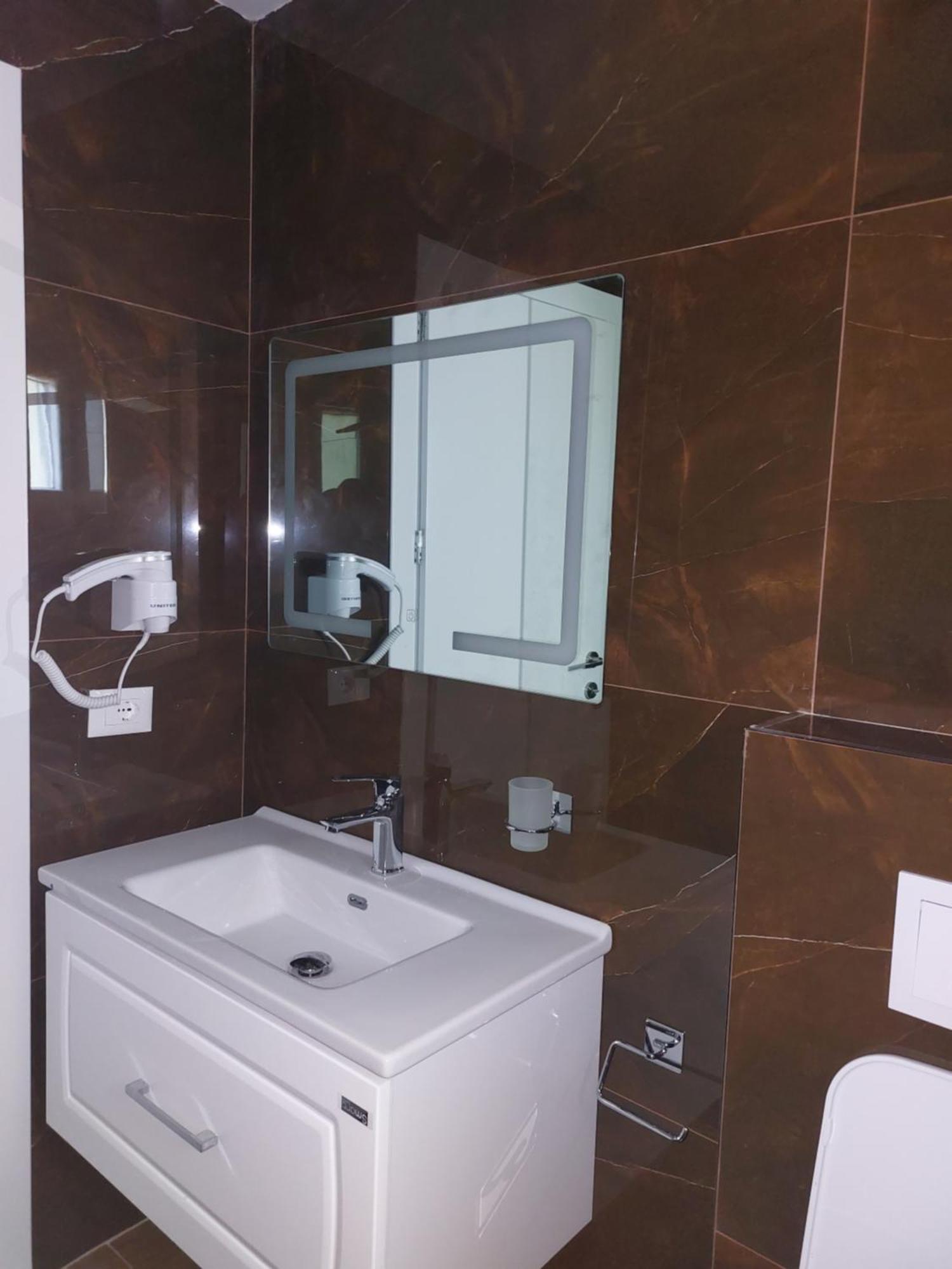Hotel Demoli Pogradec Luaran gambar