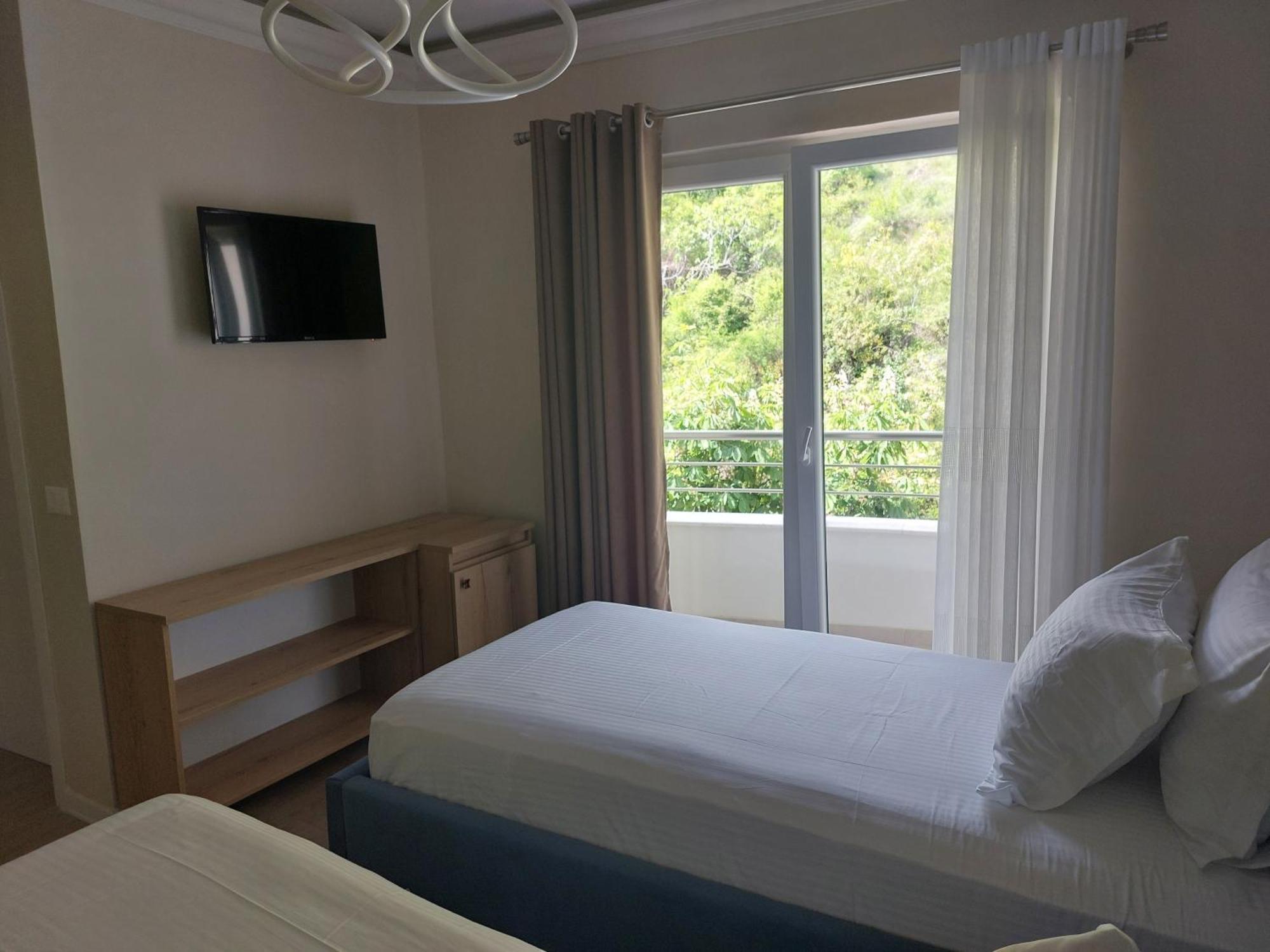 Hotel Demoli Pogradec Luaran gambar
